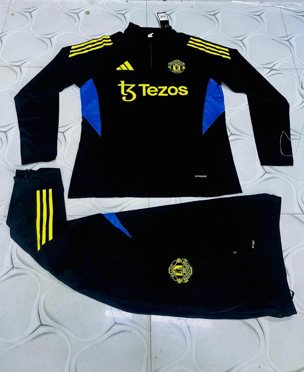 Manchester United Training Tracksuit – Black